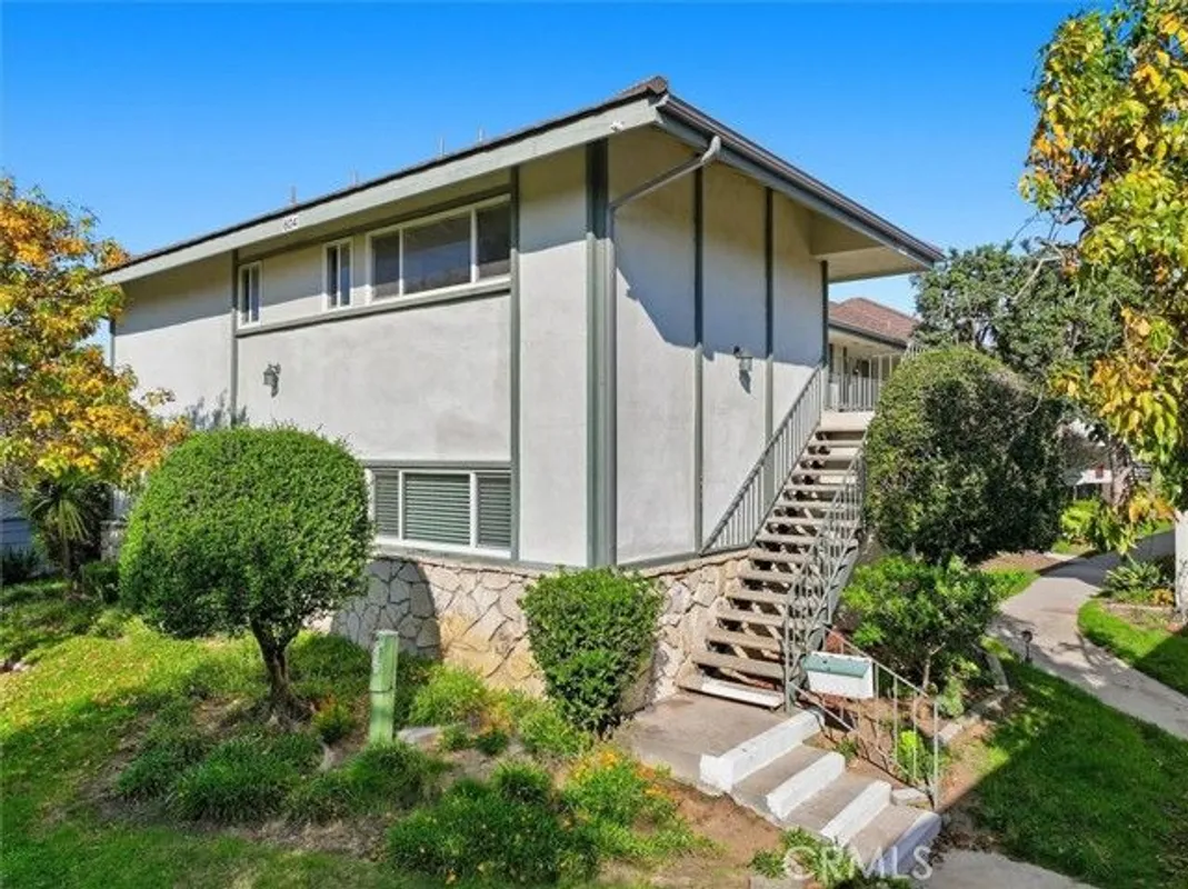 Property Slideshow image 1 of 29 | 23005 nadine cir b, Torrance, CA, 90505