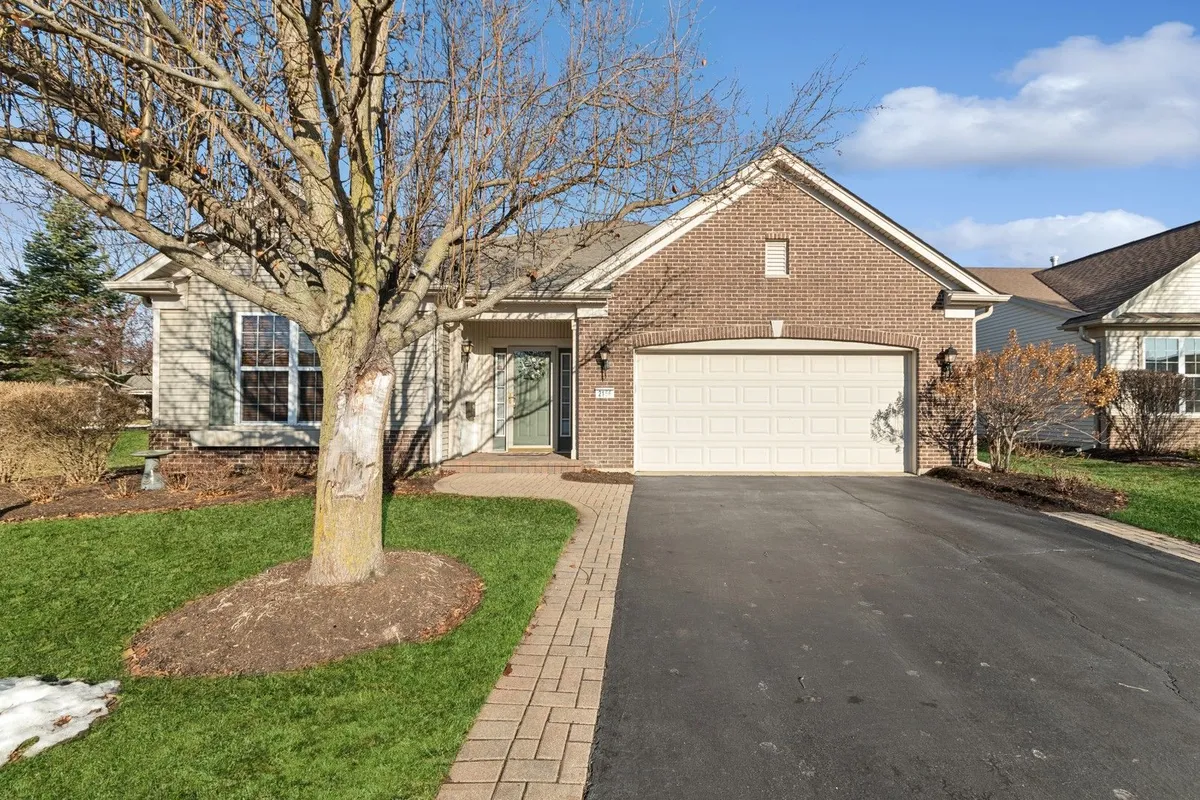 Property Slideshow image 1 of 20 | 2156 sandpiper way, Elgin, IL, 60124