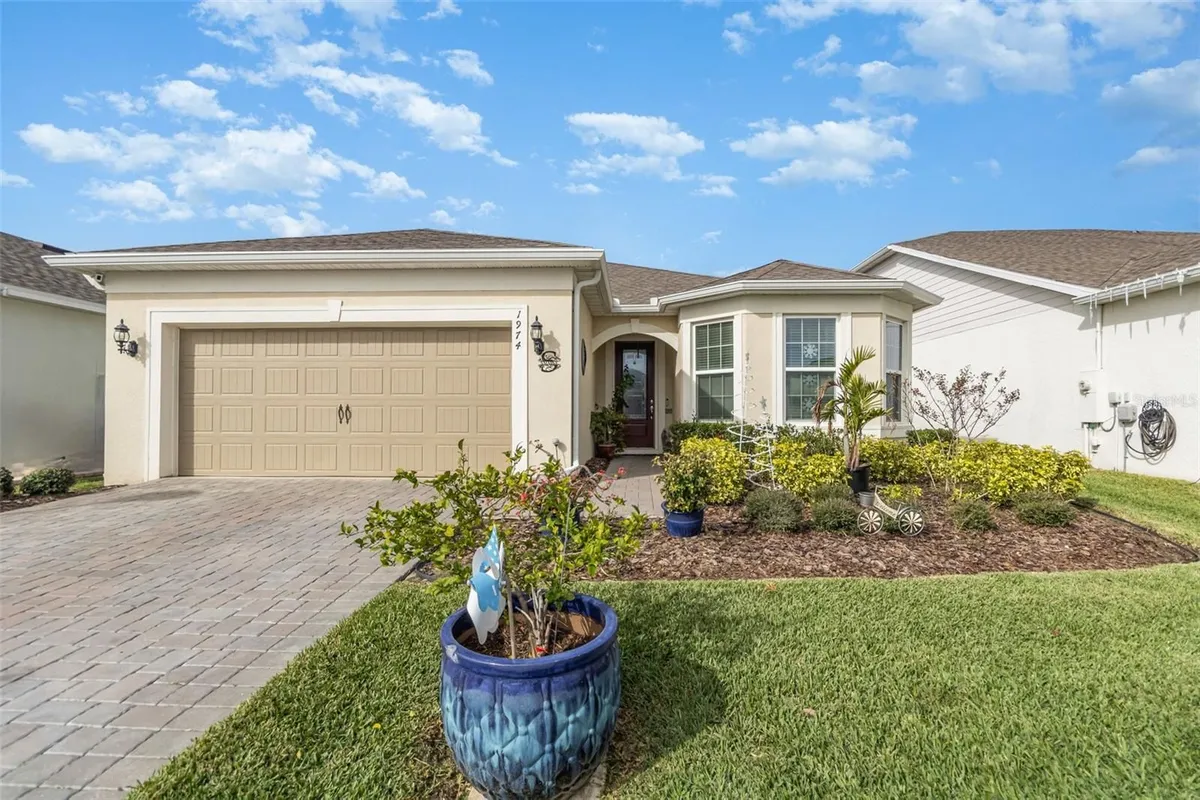 Property Slideshow image 1 of 30 | 1974 spring shower cir, Kissimmee, FL, 34744