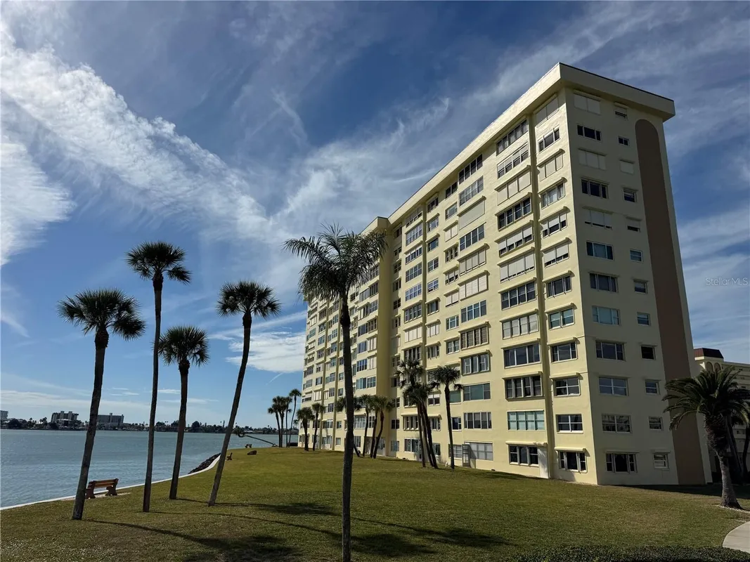 Property Slideshow image 1 of 48 | 4775 cove cir 403, St Petersburg, FL, 33708