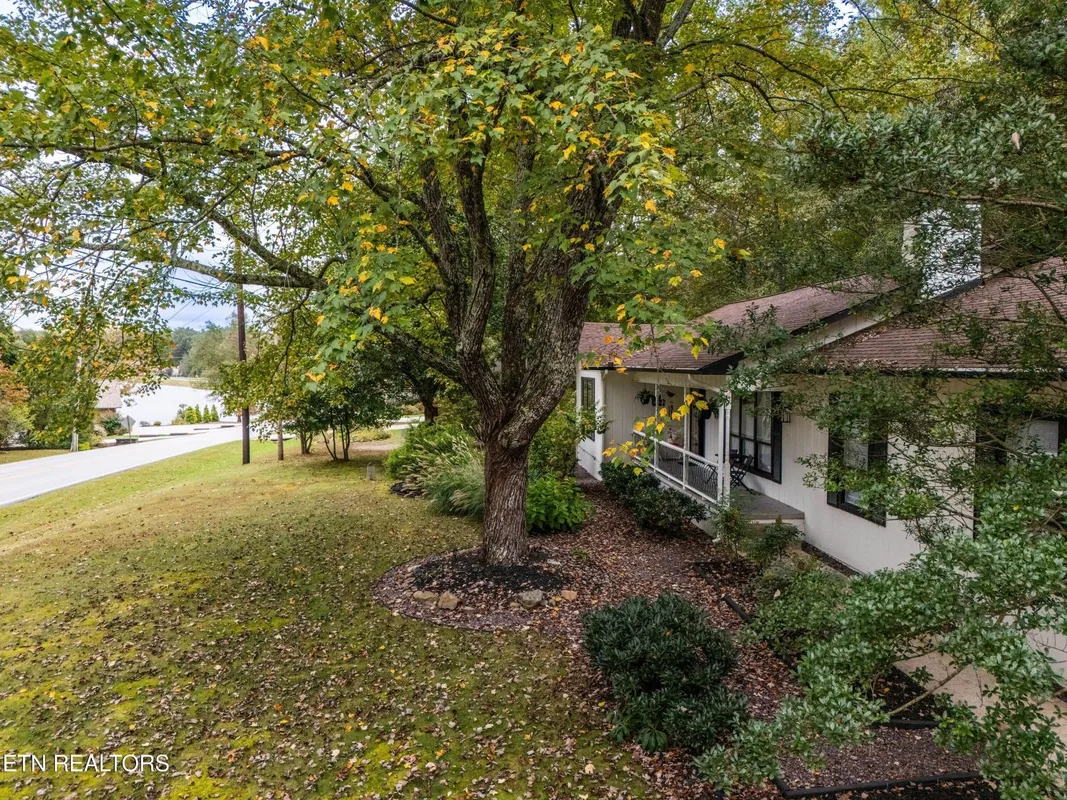 Property Slideshow image 1 of 51 | 182 delbridge ln, Crossville, TN, 38558