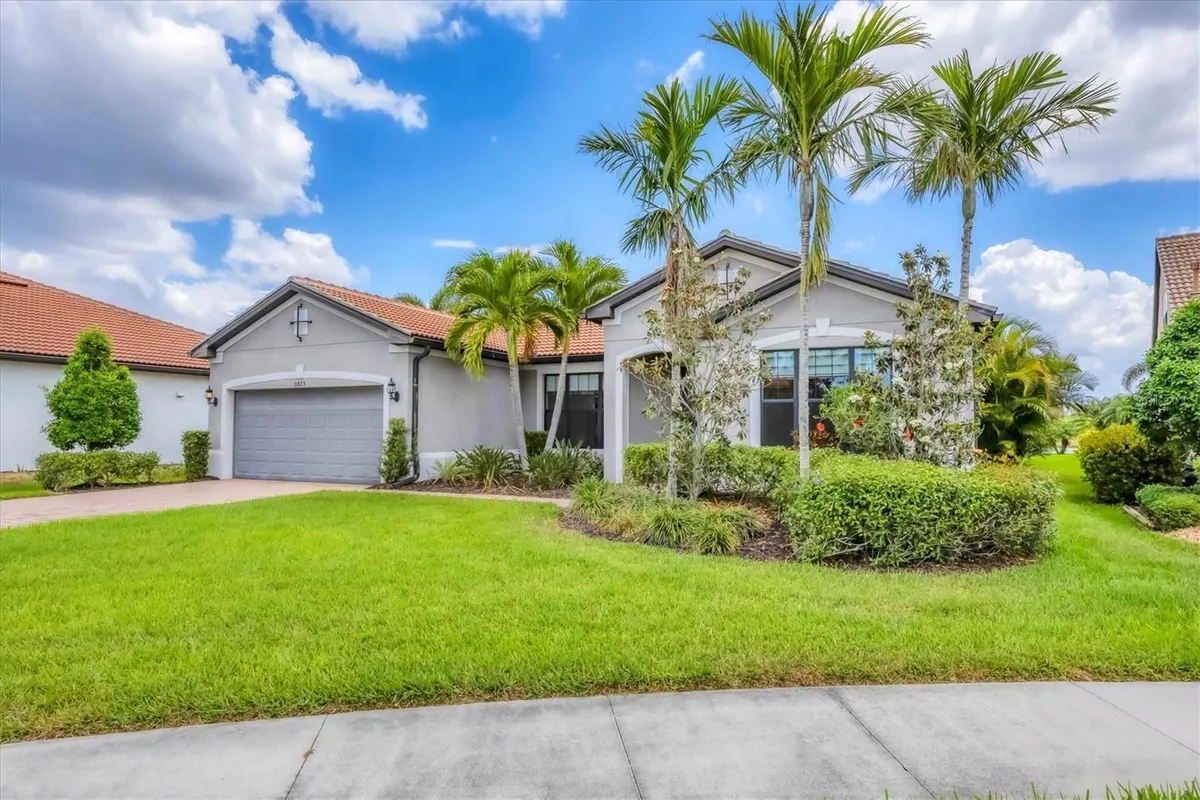 Property Slideshow image 1 of 54 | 5923 snowy egret dr, Sarasota, FL, 34238
