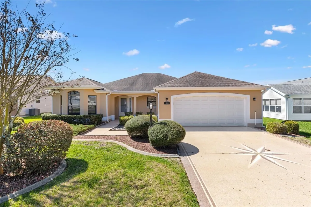 Property Slideshow image 1 of 40 | 1918 armondo dr, The Villages, FL, 32159