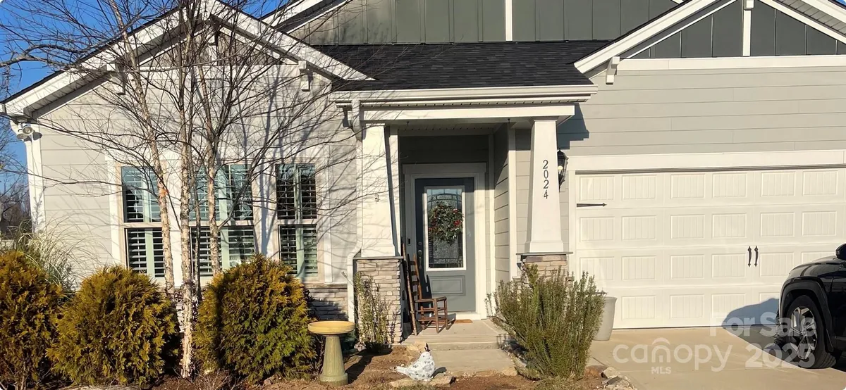 Property Slideshow image 1 of 4 | 2024 hyacinth ct, Denver, NC, 28037