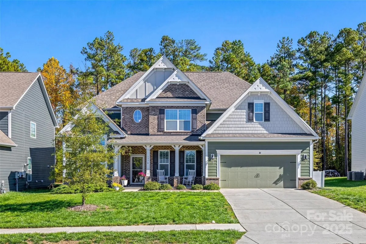 Property Slideshow image 1 of 48 | 1370 englewood dr, Lake Wylie, SC, 29710