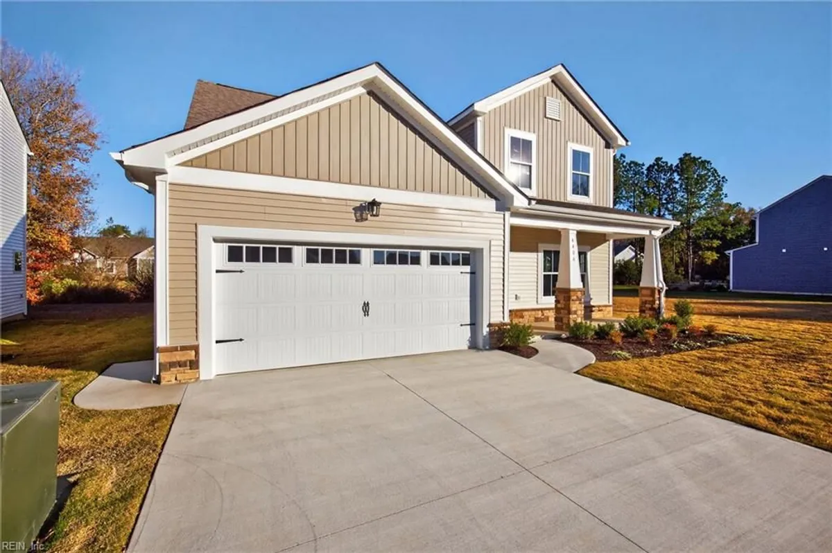 Property Slideshow image 1 of 23 | 4406 abercorn dr, Suffolk, VA, 23435