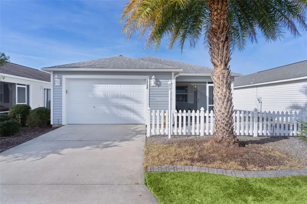 Property Slideshow image 1 of 43 | 3734 viscaya ct, The Villages, FL, 32163