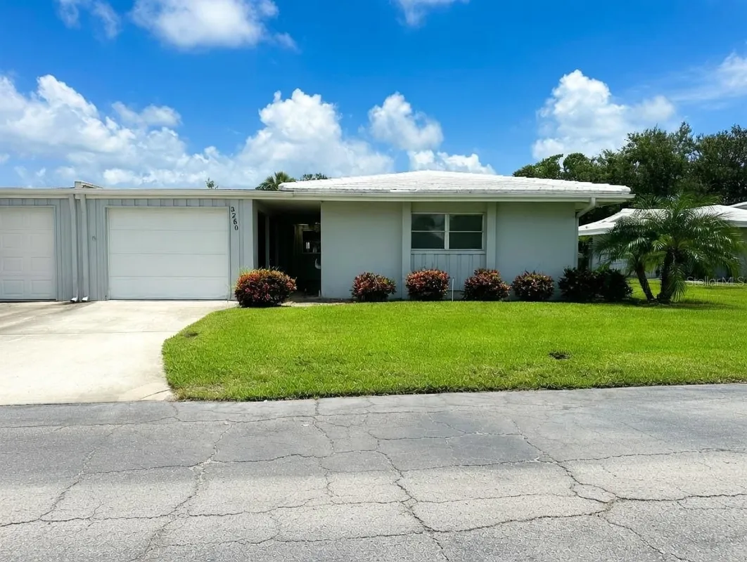 Property Slideshow image 1 of 15 | 3280 southfield ln 804, Sarasota, FL, 34239