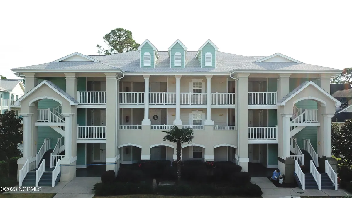 Property Slideshow image 1 of 43 | 330 s middleton dr 1508, Calabash, NC, 28467