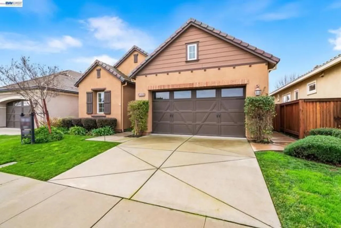 Property Slideshow image 1 of 37 | 1033 malbec ln, Brentwood (Cc), CA, 94513