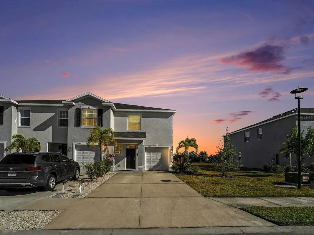 Property Slideshow image 1 of 34 | 1951 pleasant maple ct, Bradenton, FL, 34211