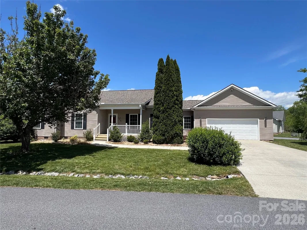 Property Slideshow image 1 of 1 | 209 beechnut dr, Hendersonville, NC, 28739