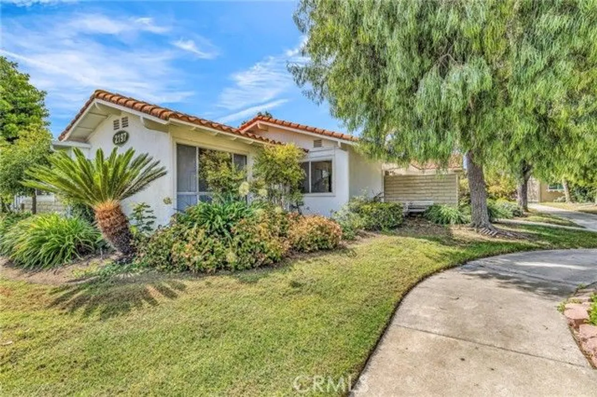 Property Slideshow image 1 of 20 | 2197 via mariposa e unit e b, Laguna Woods, CA, 92637