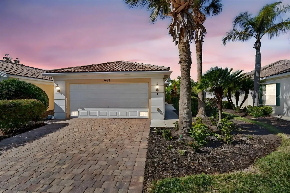 Property Slideshow image 1 of 54 | 7526 quinto dr, Sarasota, FL, 34238