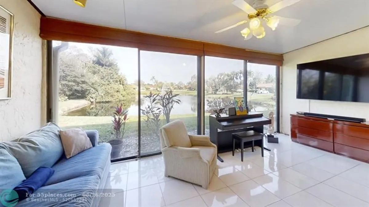 Property Slideshow image 1 of 41 | 8460 casa del lago e, Boca Raton, FL, 33433