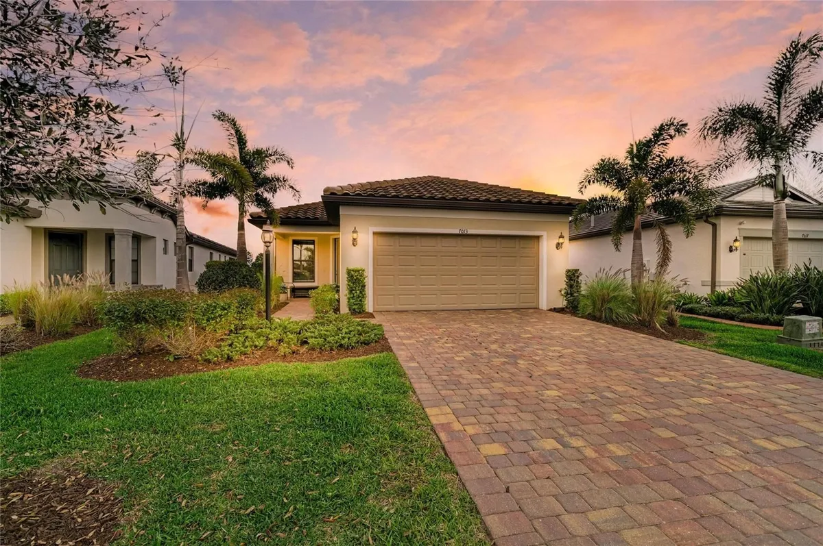 Property Slideshow image 1 of 64 | 7013 hanover ct, Lakewood Ranch, FL, 34202