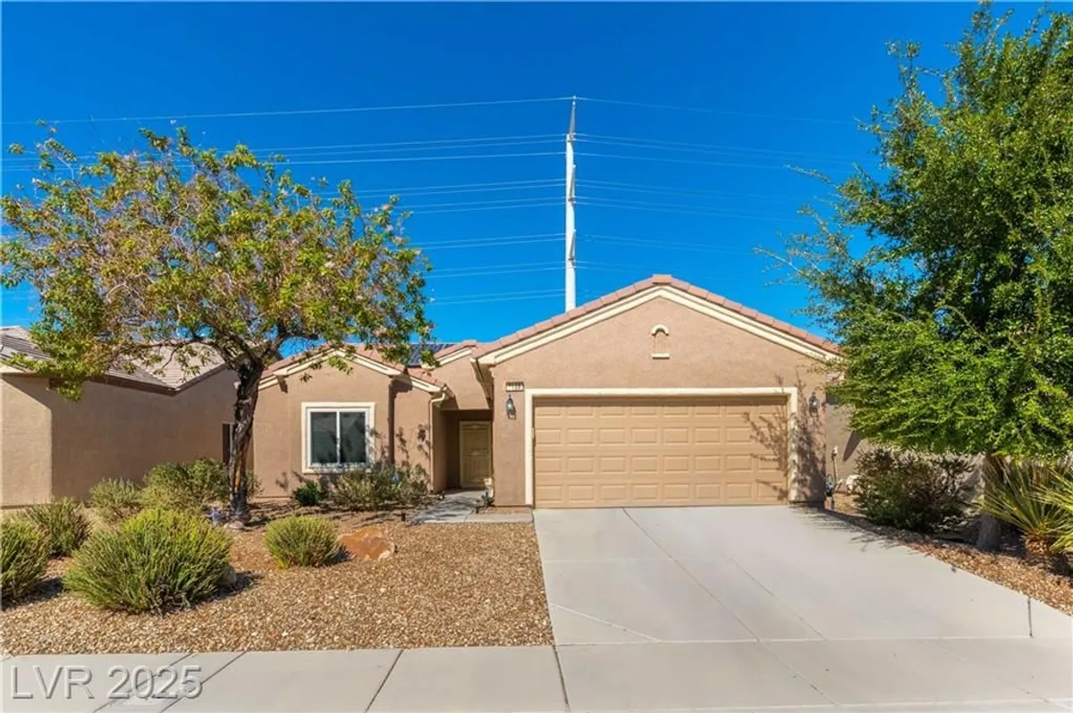 Property Slideshow image 1 of 55 | 3108 kookaburra way, North Las Vegas, NV, 89084