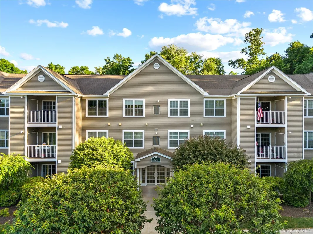 Property Slideshow image 1 of 23 | 2306 jacobs hill rd 306, Cortlandt, NY, 10567