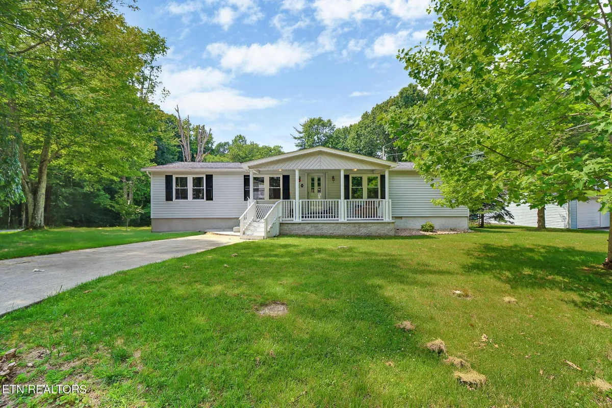 Property Slideshow image 1 of 28 | 20 robin hood ln, Crossville, TN, 38558