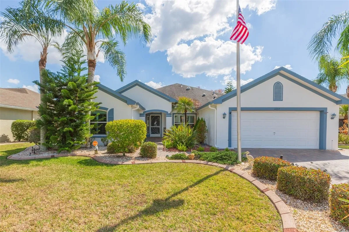 Property Slideshow image 1 of 60 | 2207 north creek ct, Sun City Center, FL, 33573