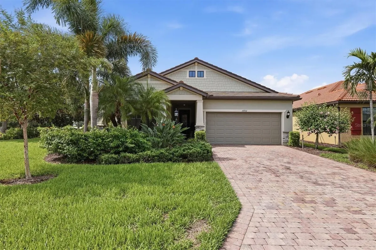 Property Slideshow image 1 of 75 | 16932 pelham pl, Lakewood Ranch, FL, 34202