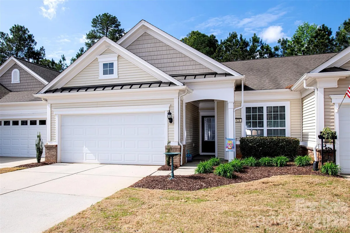 Property Slideshow image 1 of 42 | 921 lily magnolia ct, Fort Mill, SC, 29707