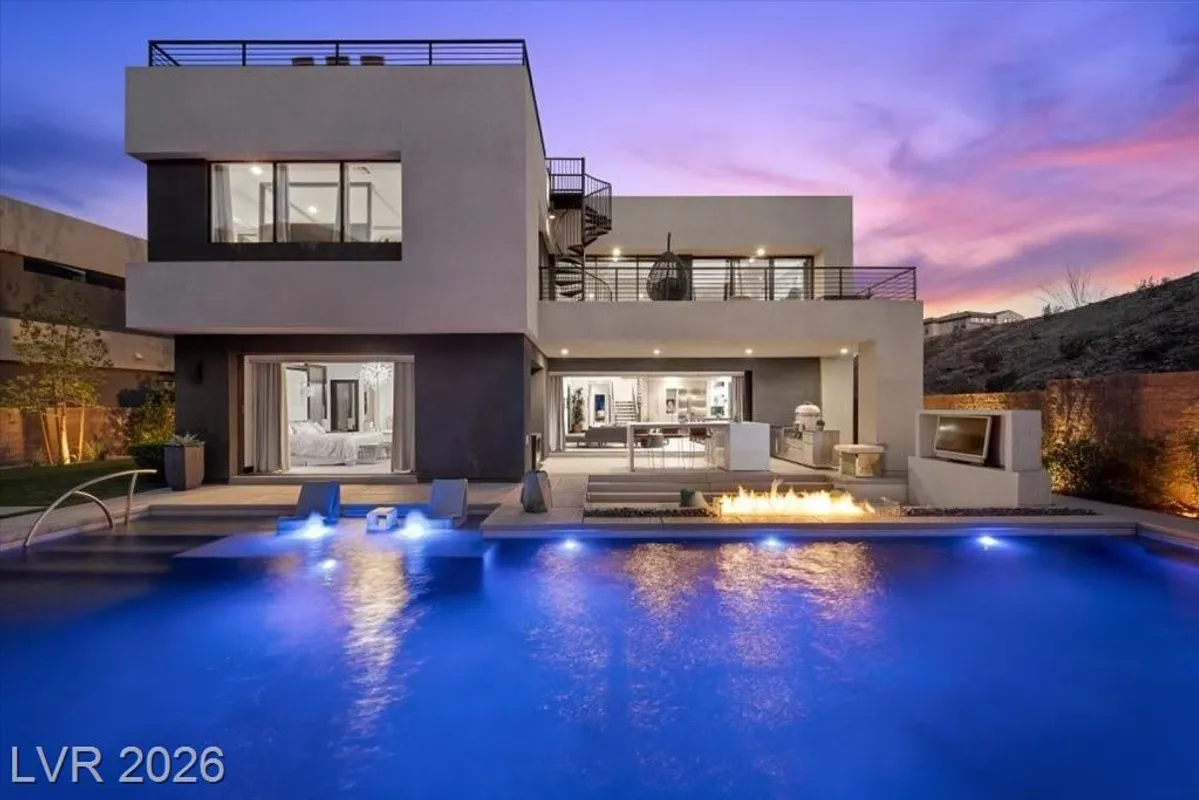 Property Slideshow image 1 of 92 | 5 highland cove ln, Henderson, NV, 89011