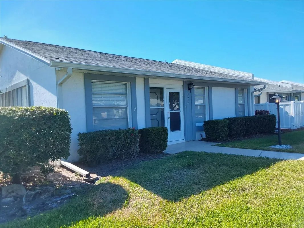 Property Slideshow image 1 of 43 | 3617 36th avenue dr w # 3617, Bradenton, FL, 34205