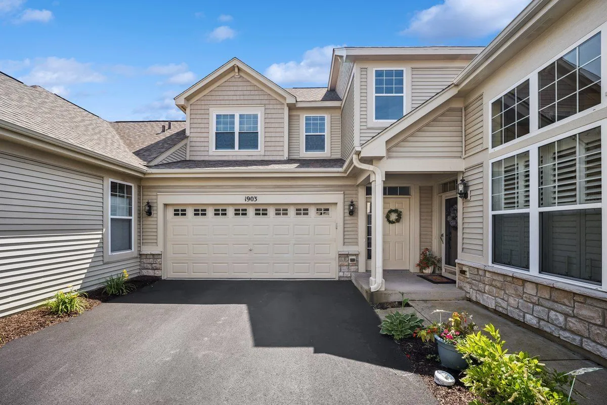 Property Slideshow image 1 of 20 | 1903 chase ln 1903, Aurora, IL, 60502