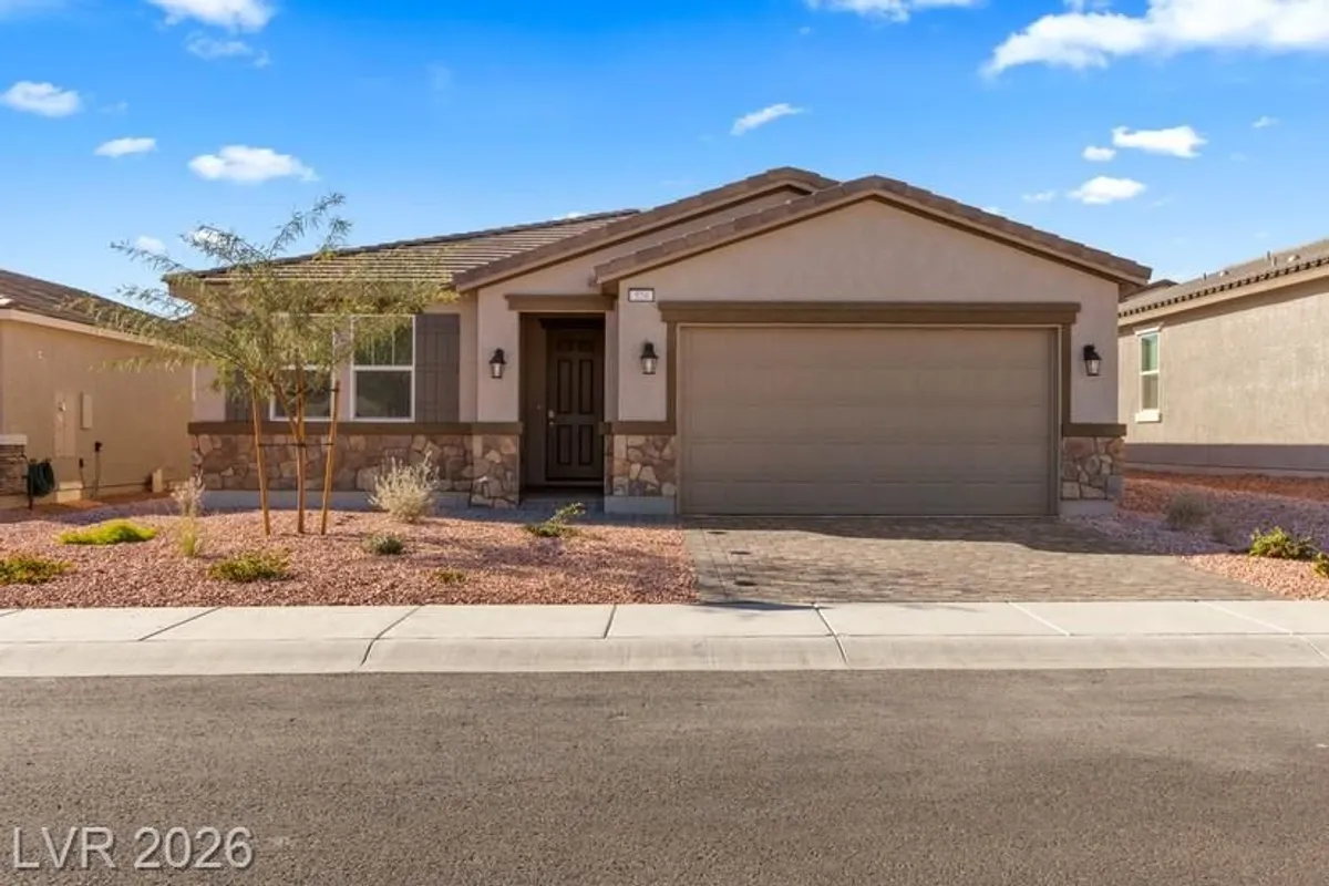 Property Slideshow image 1 of 10 | 551 hamilton dr, Mesquite, NV, 89027