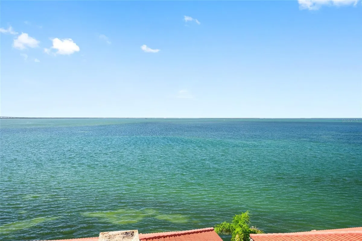 Property Slideshow image 1 of 54 | 6372 palma del mar blvd s apt 601, St Petersburg, FL, 33715