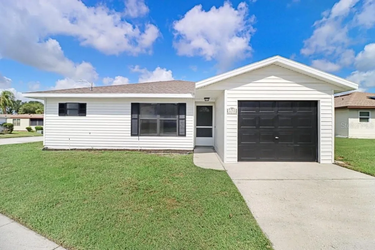 Property Slideshow image 1 of 42 | 3250 pebble bend dr, Lakeland, FL, 33810