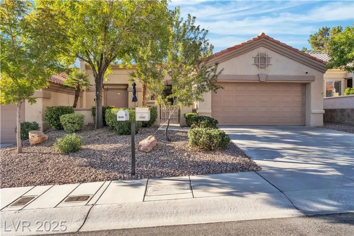 Property Slideshow image 1 of 43 | 10407 sawmill ave, Las Vegas, NV, 89134