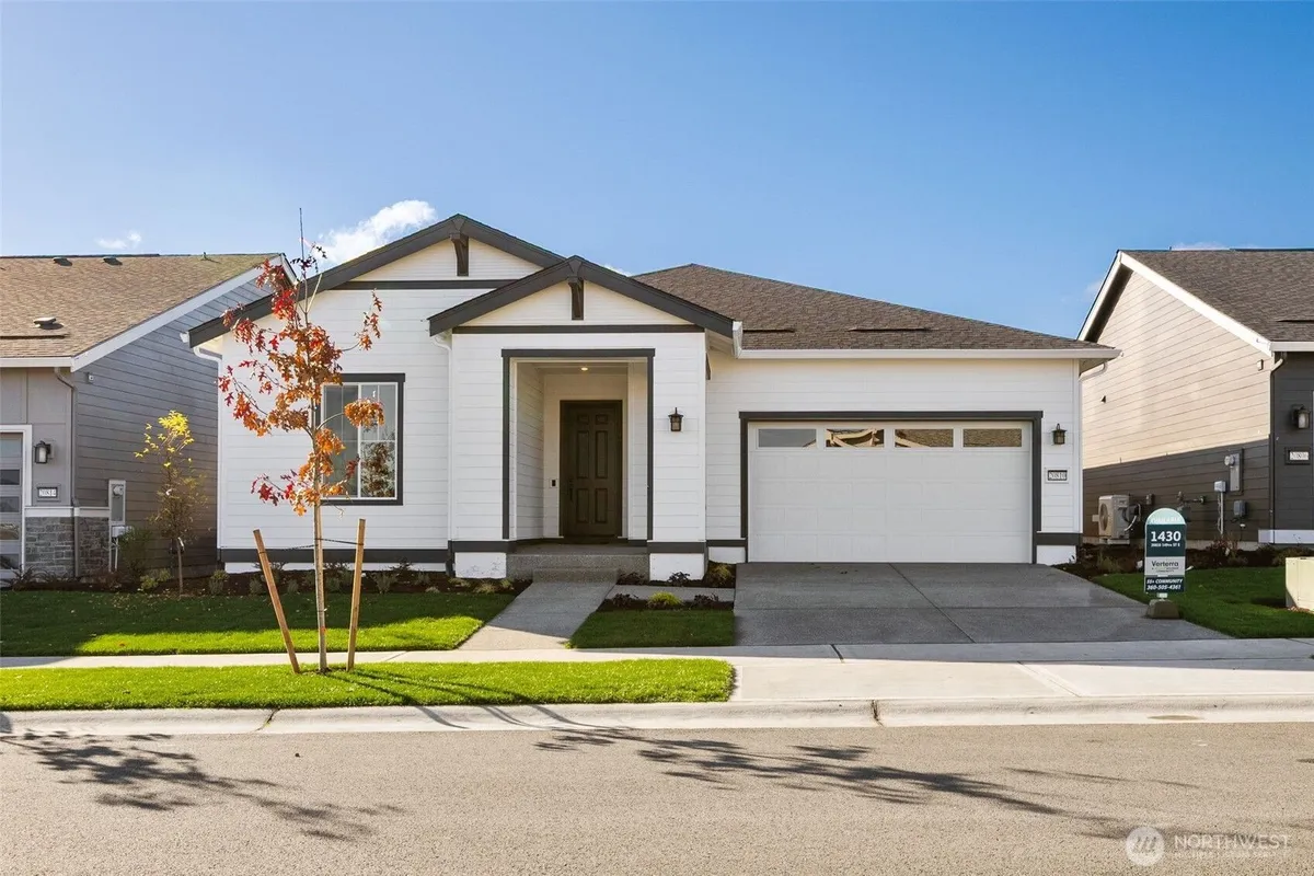 Property Slideshow image 1 of 27 | 20810 149th st e unit e, Bonney Lake, WA, 98391