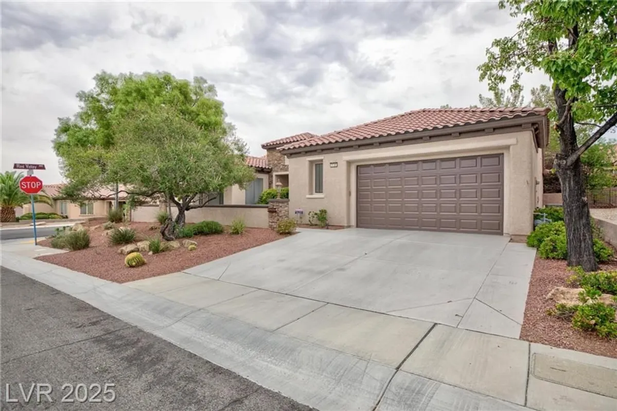 Property Slideshow image 1 of 43 | 2120 twin falls dr, Henderson, NV, 89044