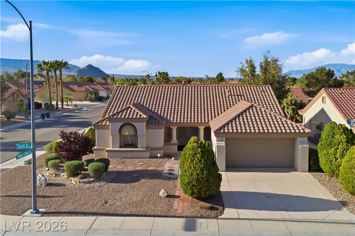 Property Slideshow image 1 of 54 | 8524 gull dr, Las Vegas, NV, 89134