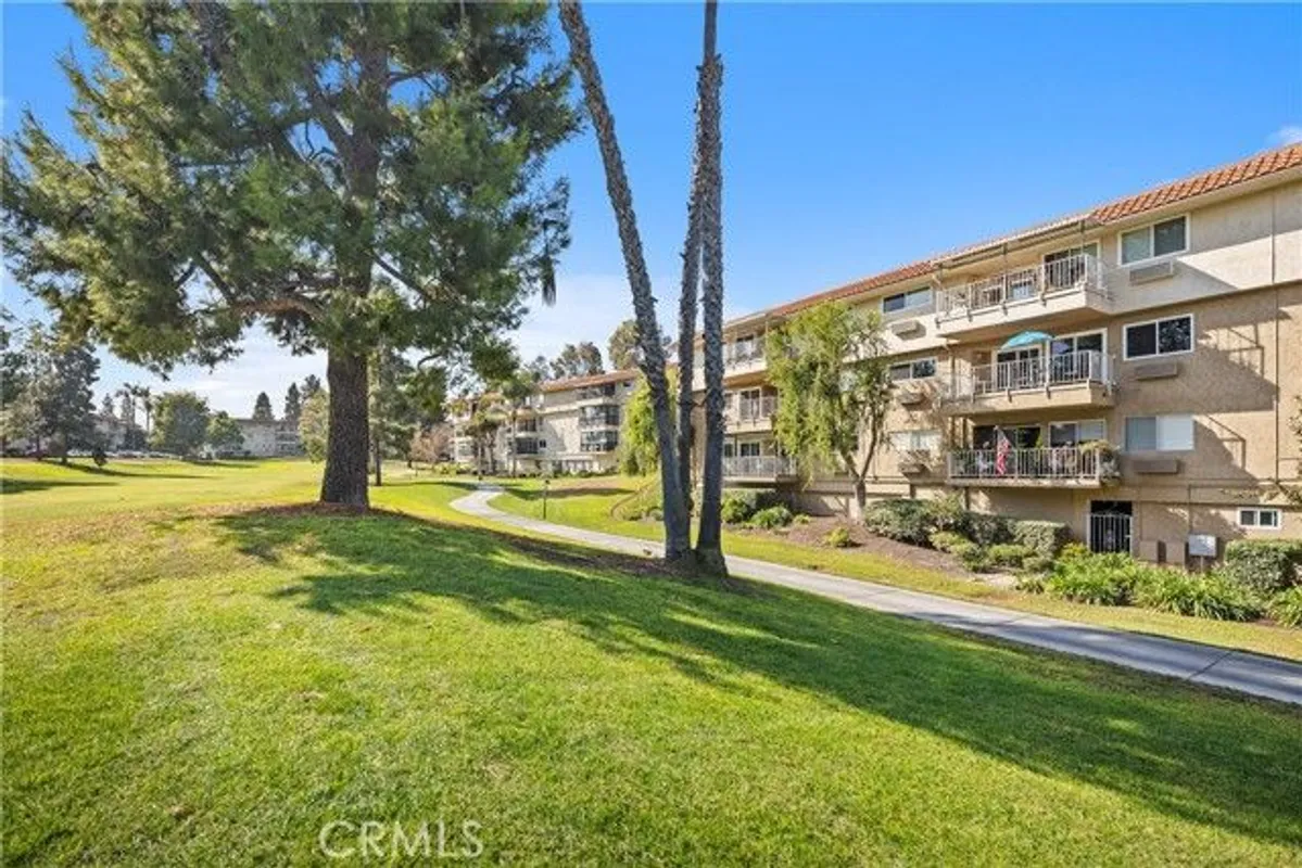 Property Slideshow image 1 of 48 | 2390 via mariposa 2c, Laguna Woods, CA, 92637