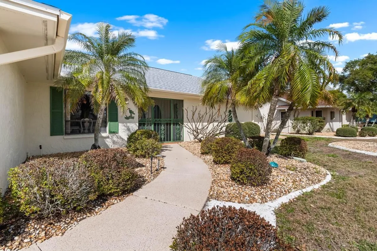 Property Slideshow image 1 of 44 | 2111 w view dr, Sun City Center, FL, 33573