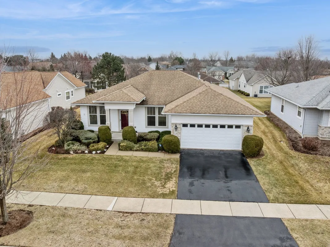 Property Slideshow image 1 of 26 | 12773 horseshoe trl, Huntley, IL, 60142