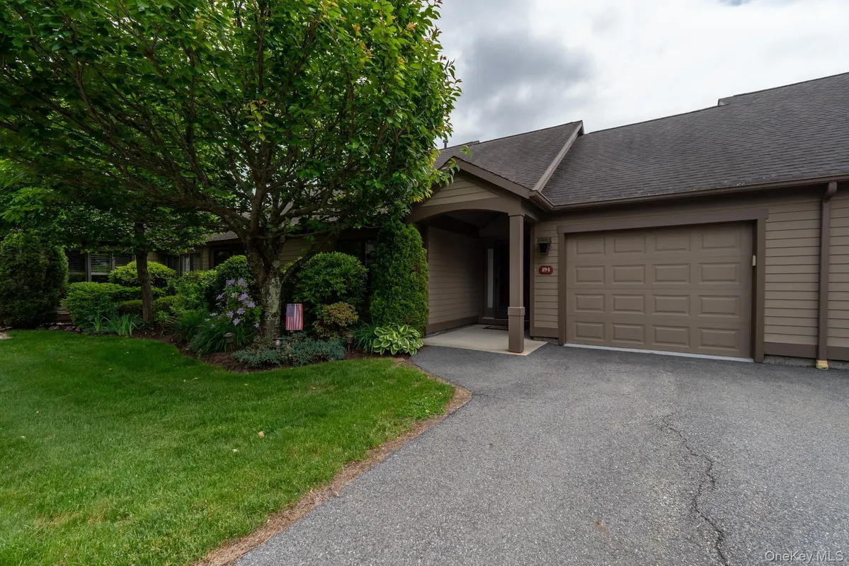 Property Slideshow image 1 of 31 | 879 heritage hls b, Somers, NY, 10589