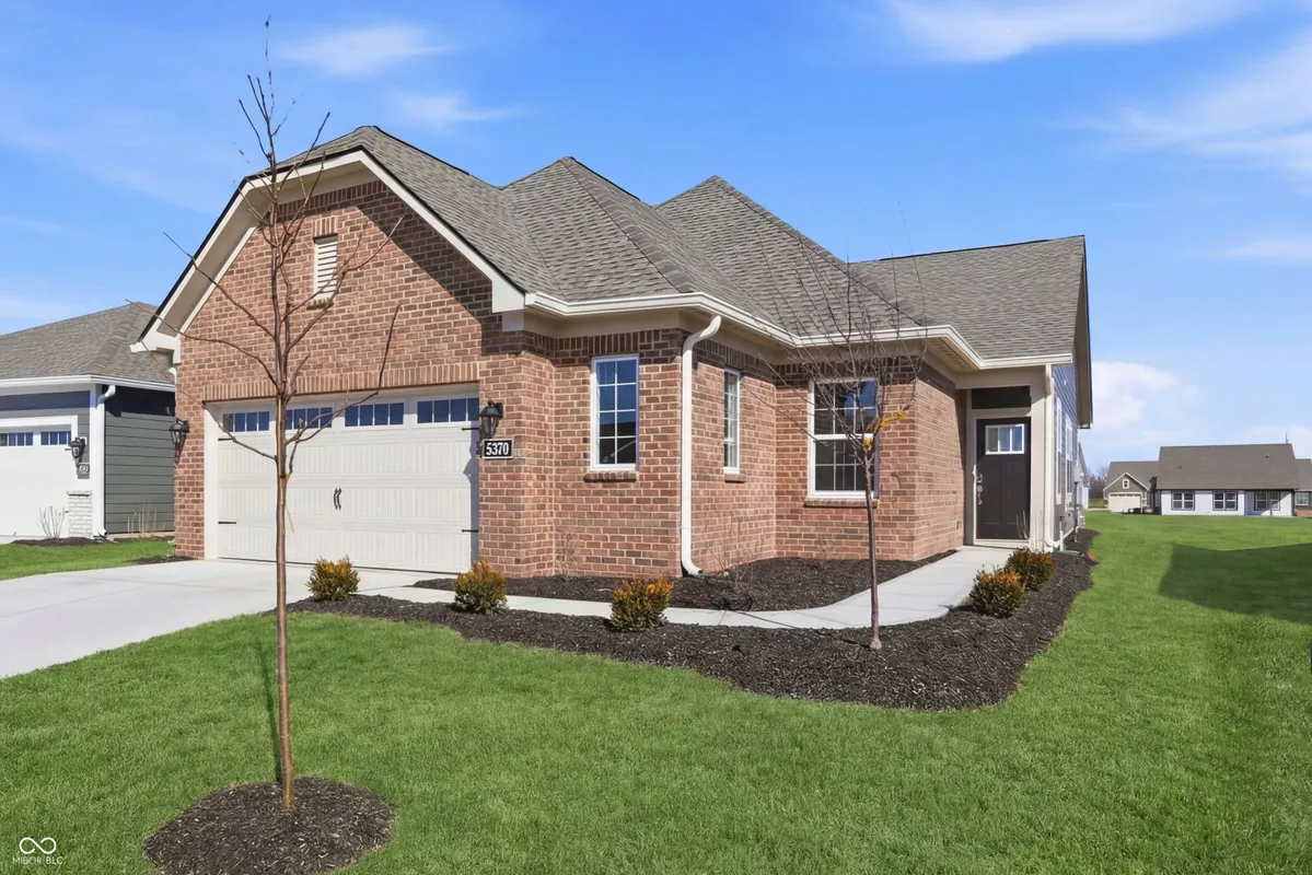 Property Slideshow image 1 of 12 | 5370 foxley park ln, Avon, IN, 46123