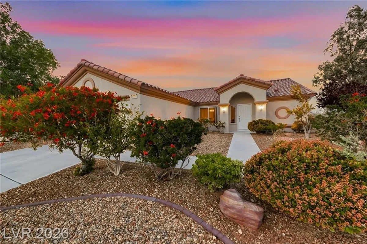 Property Slideshow image 1 of 41 | 10612 spring garden ct, Las Vegas, NV, 89134