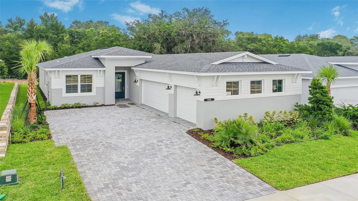 Property Slideshow image 1 of 59 | 944 club cresswind dr, Lady Lake, FL, 32159