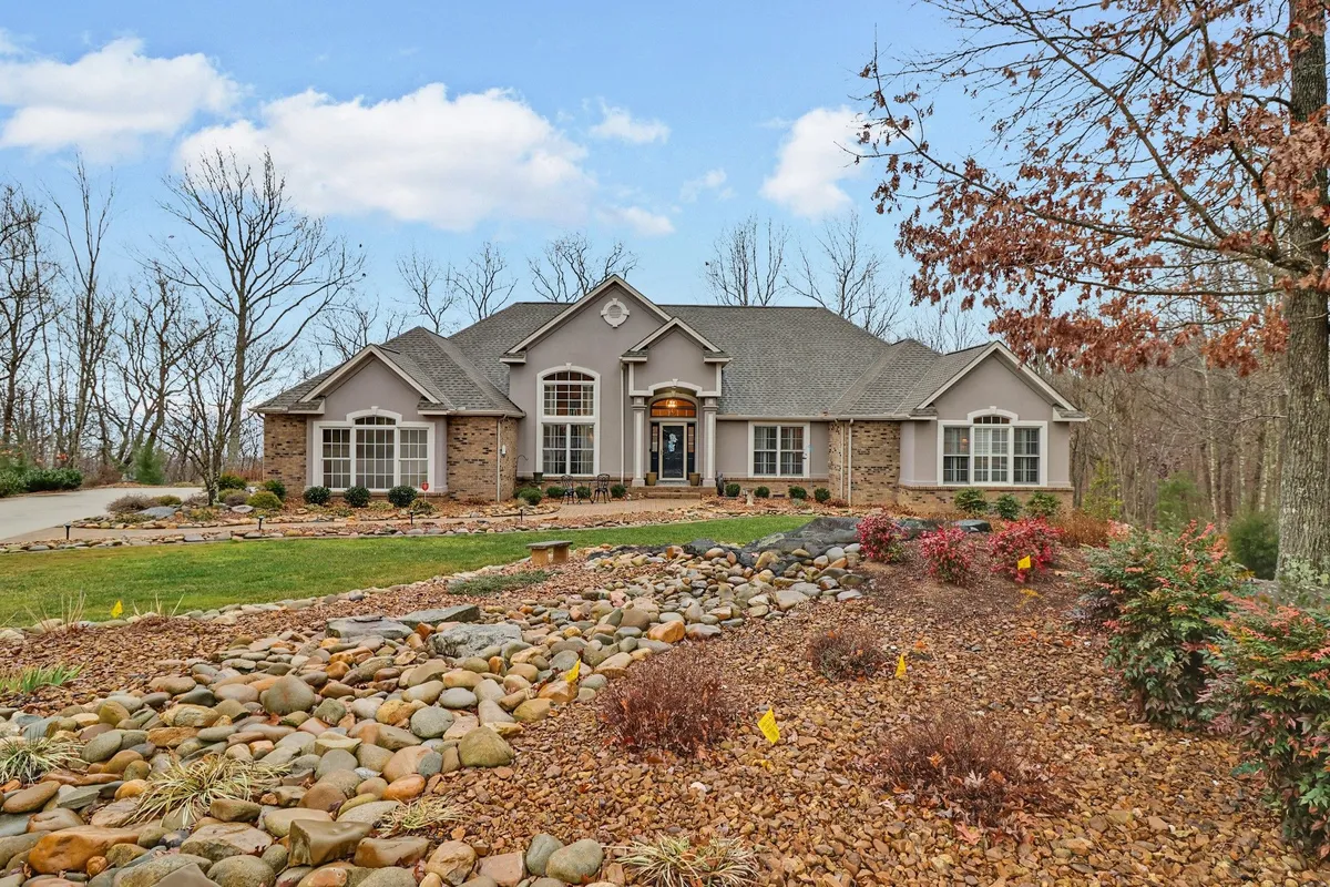 Property Slideshow image 1 of 47 | 33 hemlock ct, Crossville, TN, 38558