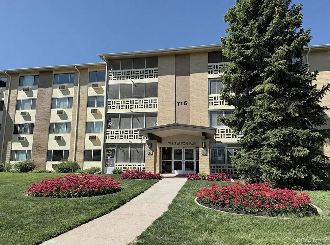 Property Slideshow image 1 of 40 | 715 s alton way 4b, Denver, CO, 80247