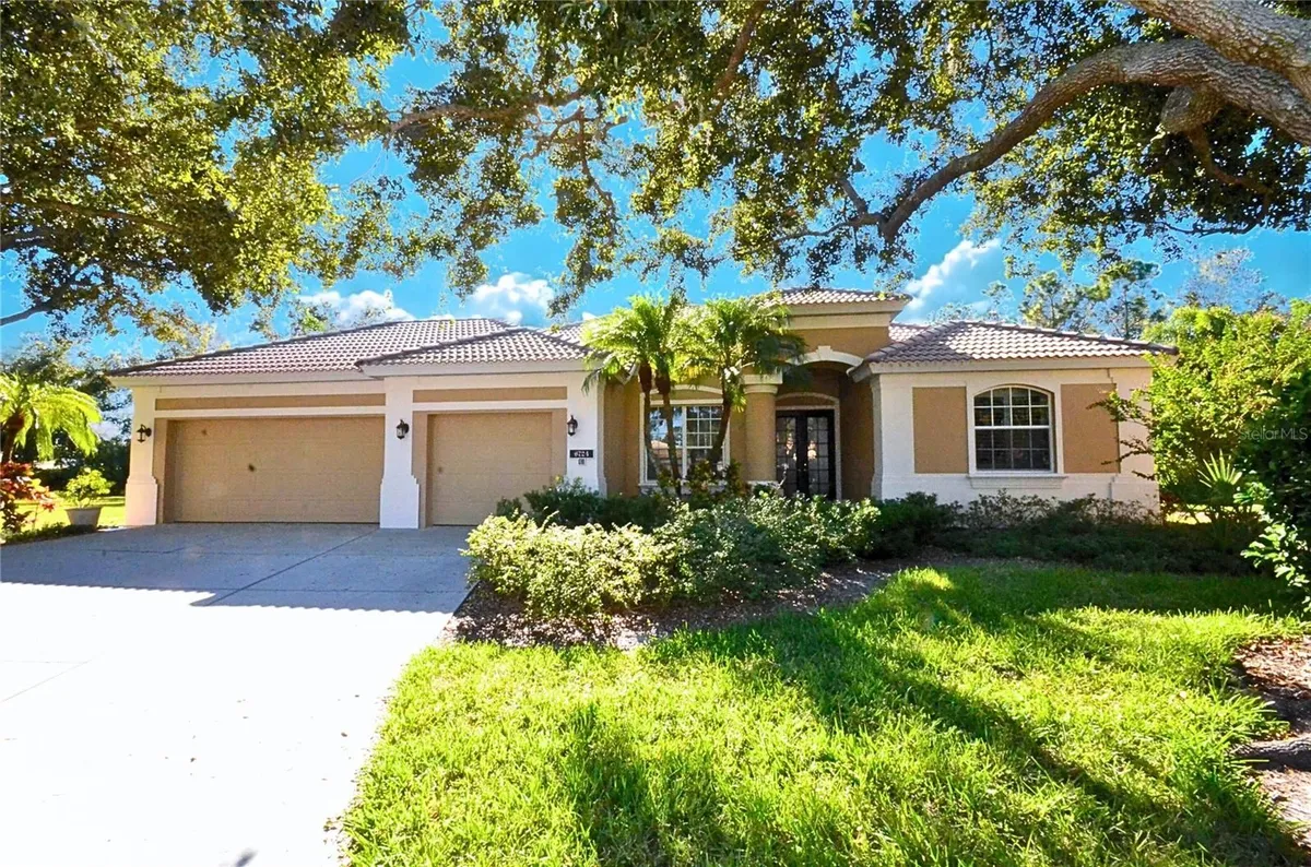 Property Slideshow image 1 of 36 | 6724 willow grouse ct, Bradenton, FL, 34203