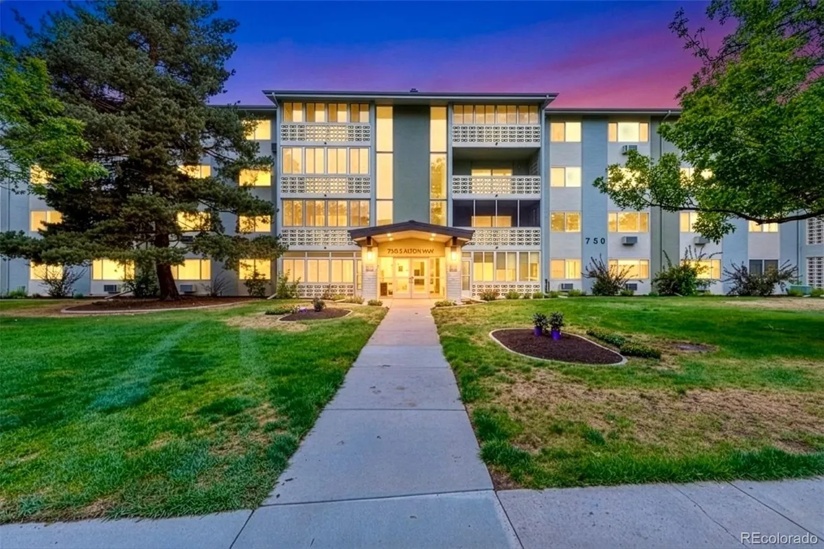 Property Slideshow image 1 of 42 | 750 s alton way 4c, Denver, CO, 80247