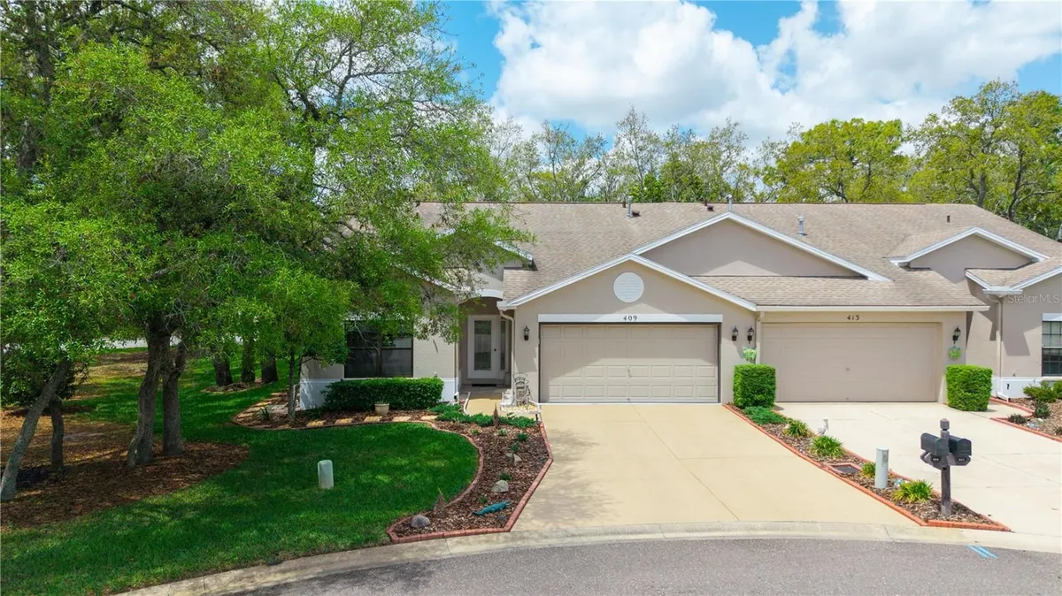 Property Slideshow image 1 of 38 | 409 candlestone ct, Spring Hill, FL, 34609