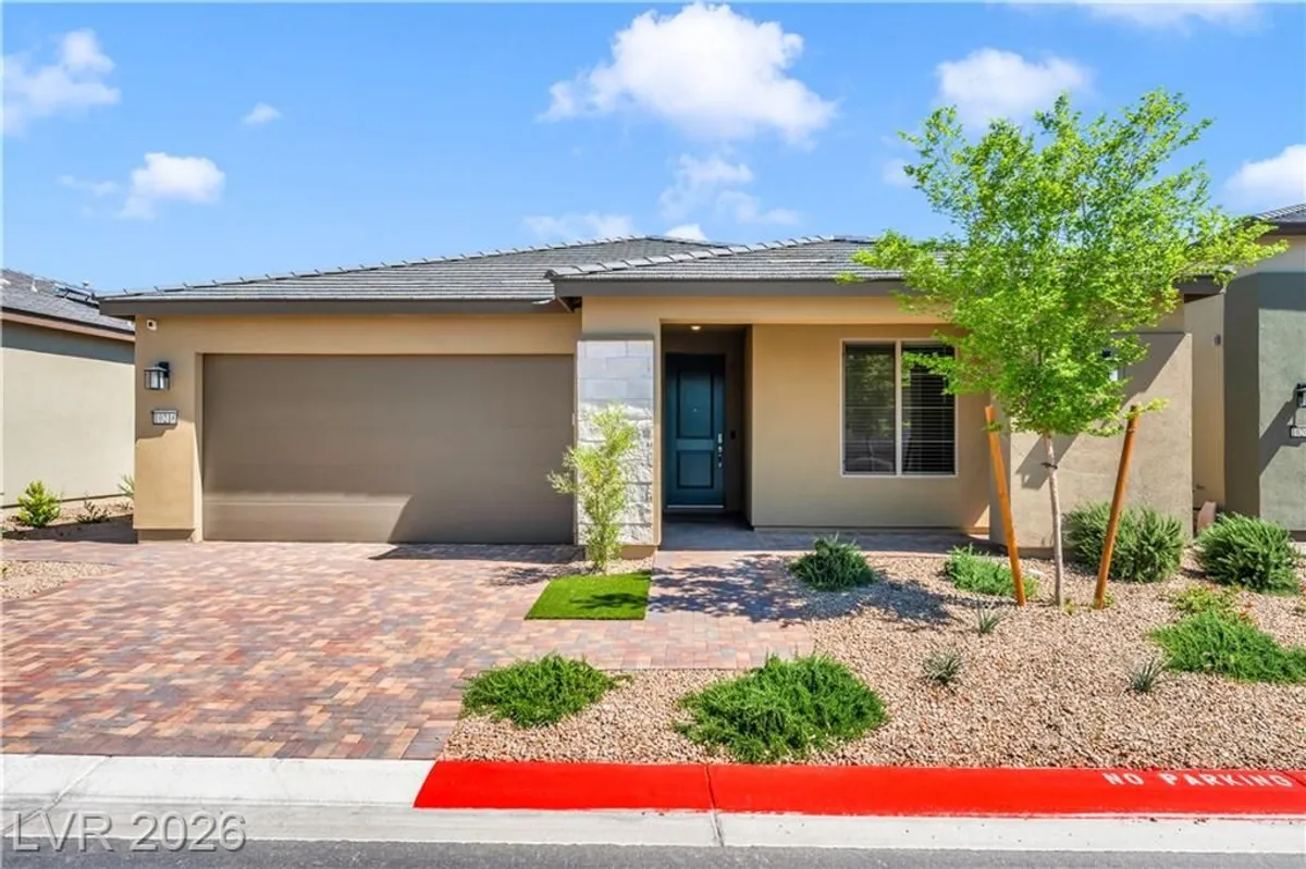 Property Slideshow image 1 of 43 | 10216 chrysolite pl, Las Vegas, NV, 89143