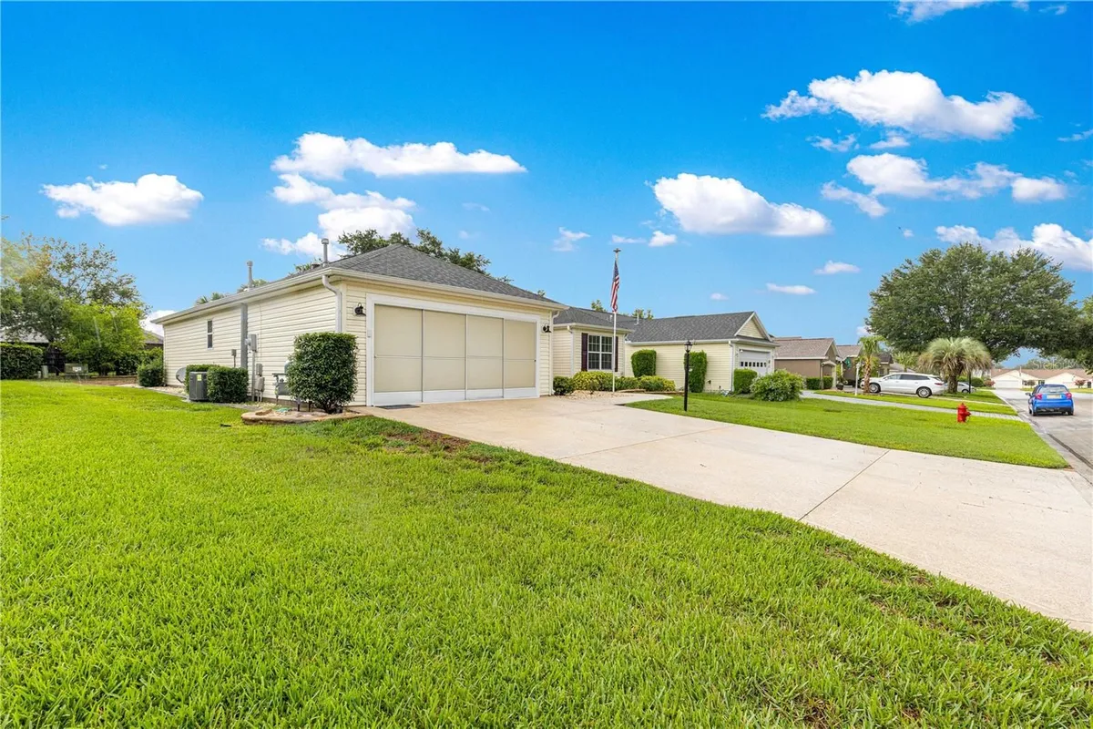 Property Slideshow image 1 of 24 | 9161 se 169th bentley st, The Villages, FL, 32162